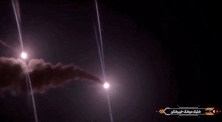Irán dijo que lanzó una ofensiva con misiles y drones contra objetivos de Estados Unidos en Medio Oriente tras los nuevos bombardeos