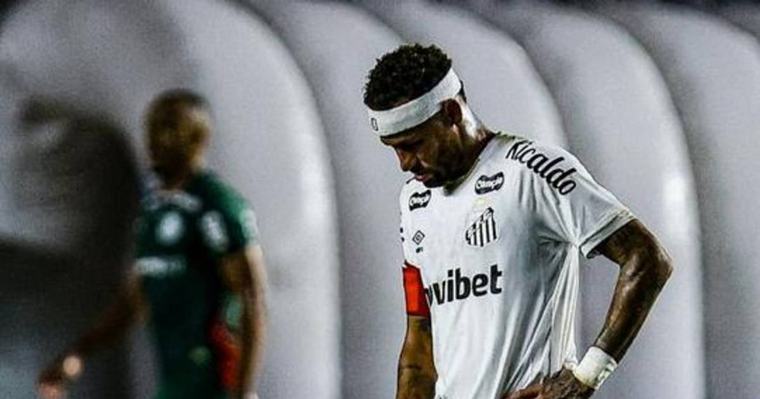 Neymar y una dura crítica sobre su cancha
