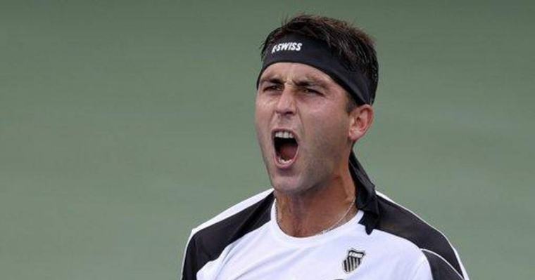 Etcheverry sacó chapa y avanzó en el US Open