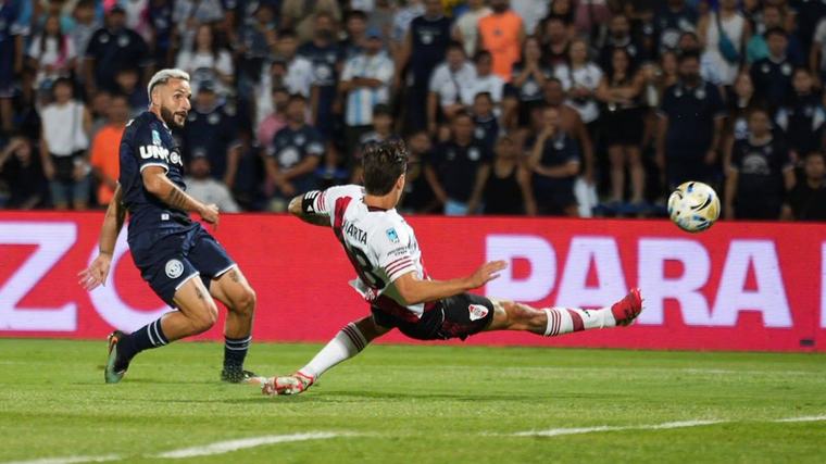 Independiente Rivadavia se enfrenta con River en el Monumental: hora, TV y formaciones