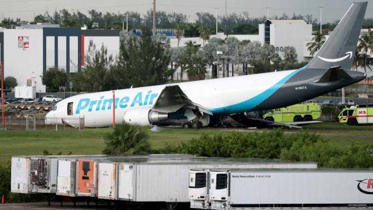 Accidente del avión de Amazon en Miami: las hipótesis y los interrogantes que rodean la tragedia