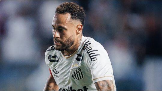 Neymar volvió a lesionarse y explotó contra el canchero de su propio club: "Excelente trabajo de mier.."