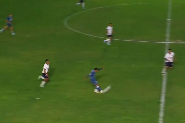 VIDEO ¿El Puskas del ascenso? Jugó en Racing, lo quiso Boca y marcó un golazo desde la mitad de la cancha para un equipo salteño
