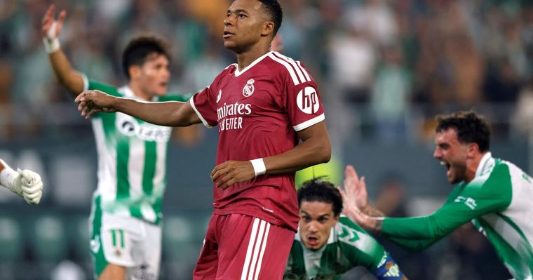El penal que reavivó la polémica del VAR: por qué Real Madrid no tuvo ante Betis el mismo fallo que River contra Banfield