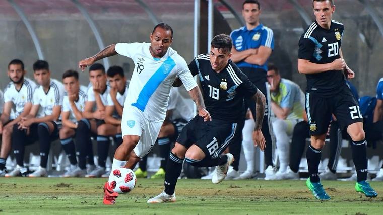 Otro aniversario Se cumplen 8 años del debut de Scaloni en la Selección: qué fue de los jugadores de su primer once Brian Mestre