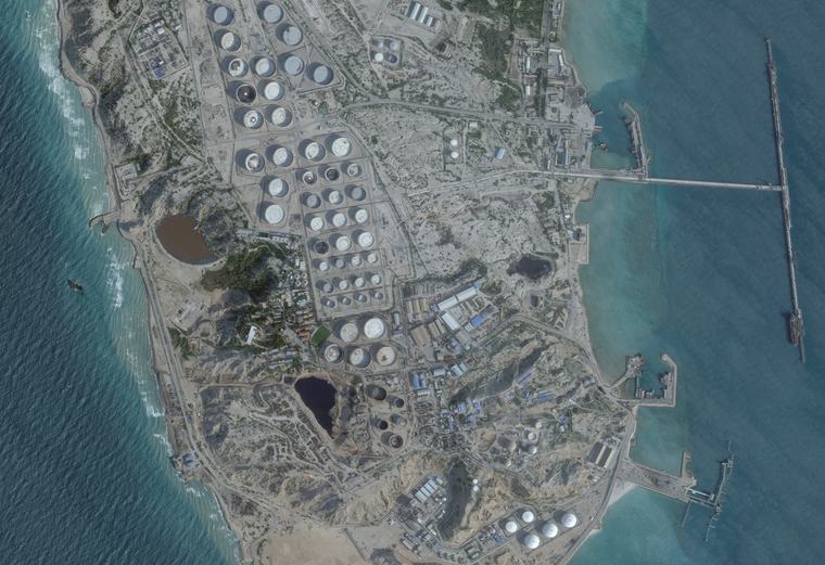 Medios estatales iraníes reportan una explosión cerca de la isla de Kharg