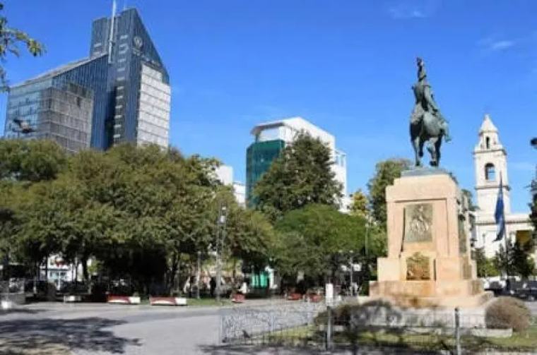 Martes cálido en Santiago: cómo estará el tiempo  Según el SMN, así estará la jornada de este 8 de septiembre.