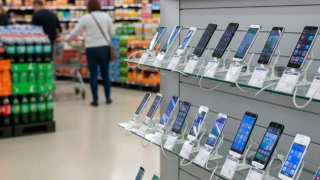 Carrefour vende celulares Samsung, Motorola y Xiaomi desde $529.000 y en 12 cuotas sin interés