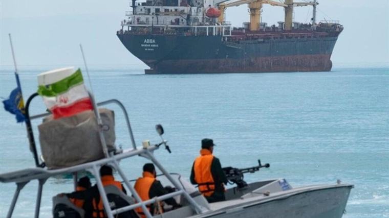 Guerra & economía El petróleo casi en 100 dólares por los ataques entre Estados Unidos e Irán MDZ Mundo El precio del petróleo sube a más de 97 dólares tras un nuevo intercambio de ataques entre EE.UU. e Irán