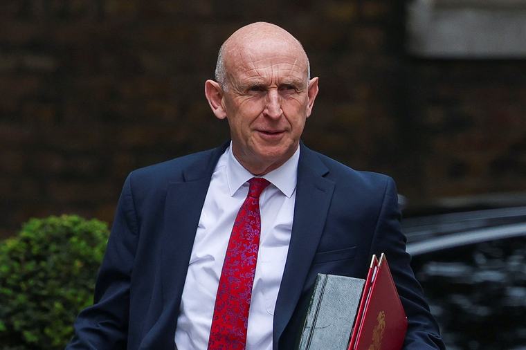 El ministro de Finanzas británico presenta su agenda económica de cara al primer presupuesto del Gobierno de Andy Burnham