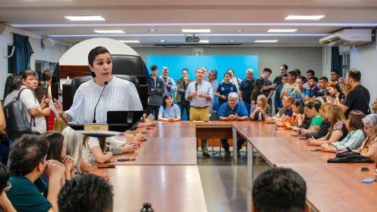 El PJ rompió con Katia Blanc tras su voto contra las PASO: la acusó de “traición”