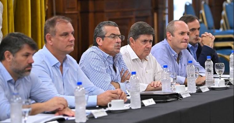 LA INTERNA RADICAL UCR bonaerense: 13 a 13, una abstención y sigue la disputa por la conducción del Foro de Intendentes Por Juan Rubinacci
