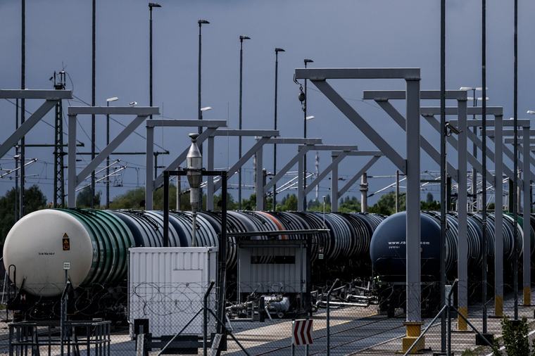 El petróleo terminó la semana con nuevos aumentos debido a la creciente tensión en el estrecho de Ormuz