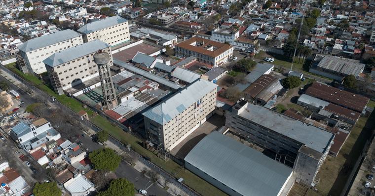 Villa Devoto y la eterna ilusión de la cárcel vacía: nueva promesa de mudanza, el destino del terreno y la opinión de los vecinos