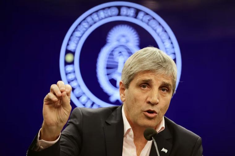 El consuelo de Caputo es que en Estados Unidos no le preguntaron por la deuda y la morosidad