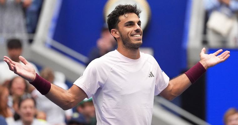Fran Cerúndolo completó una enorme remontada, le ganó en cinco sets al top ten Taylor Fritz y avanzó a octavos de final del US Open