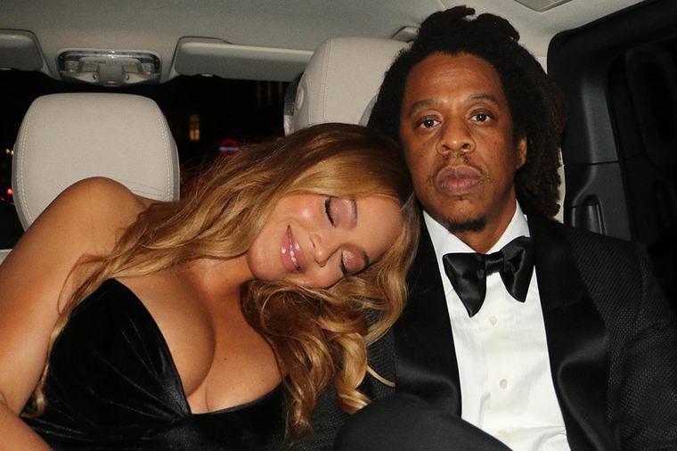El romántico gesto de Jay-Z con Beyoncé: serenata multitudinaria y fuegos artificiales por sus 45 años