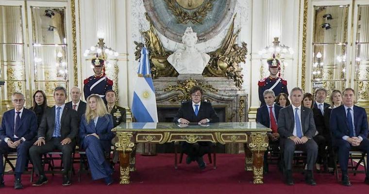 Las Malvinas no hacen olvidar la pérdida del poder adquisitivo