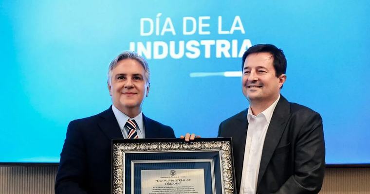Llaryora baja a cero Ingresos Brutos a la industria de Córdoba, que le exige otra agenda a Milei