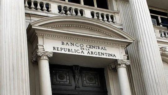 El Banco Central compra menos dólares: ¿se frena la acumulación de reservas?