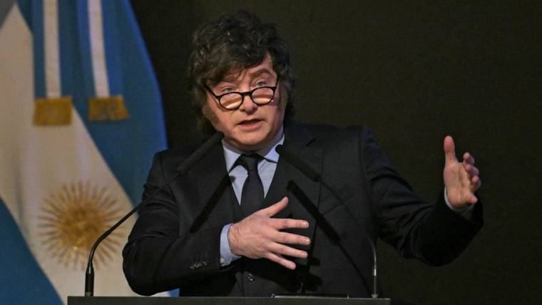 Javier Milei propuso un acuerdo con Reino Unido por las Malvinas "a lo Hong Kong"