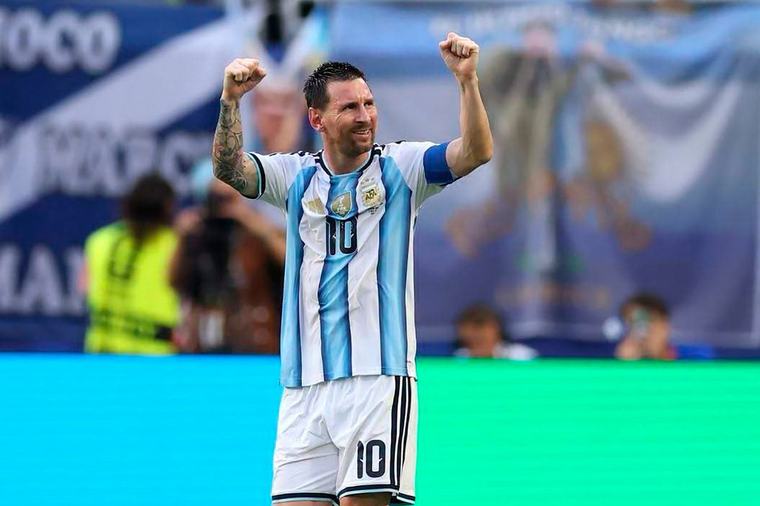 Minuto de aplausos para Messi