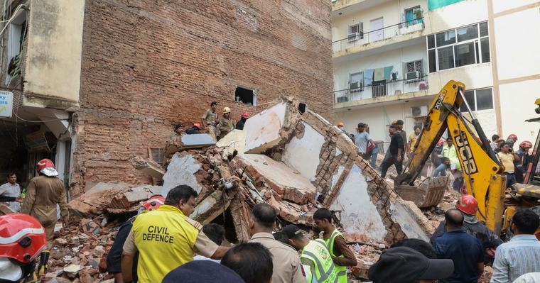 Tragedia en India: Se derrumbó un hostal universitario y dejó al menos siete muertos