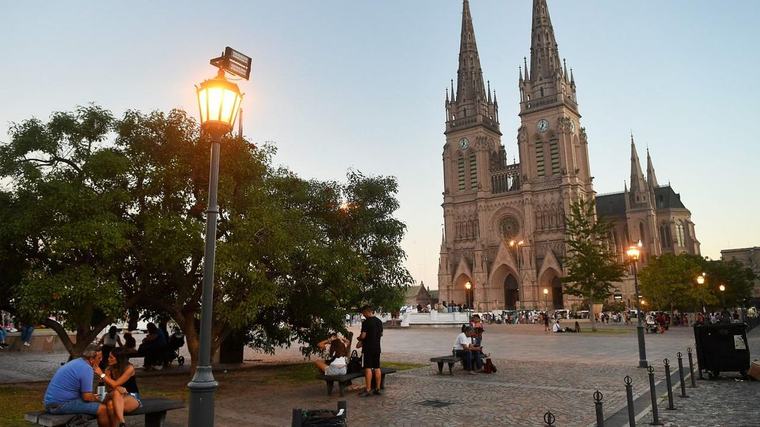 Gira papal Por la visita del papa León XIV, quedan pocas opciones de alojamiento en Luján MDZ Sociedad