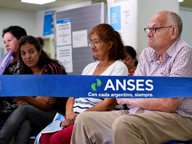 Jubilados de ANSES cobran con aumento: nuevo monto y fechas de septiembre según el DNI