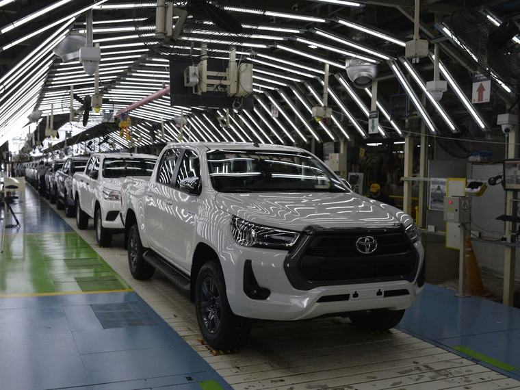 La industria automotriz argentina sigue en baja pero tuvo en agosto su menor caída en lo que va de 2026
