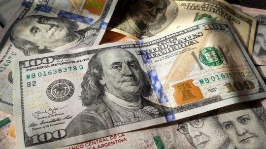 En Ronda de Economistas analizaron qué puede pasar con el cepo y el dólar de cara a las elecciones