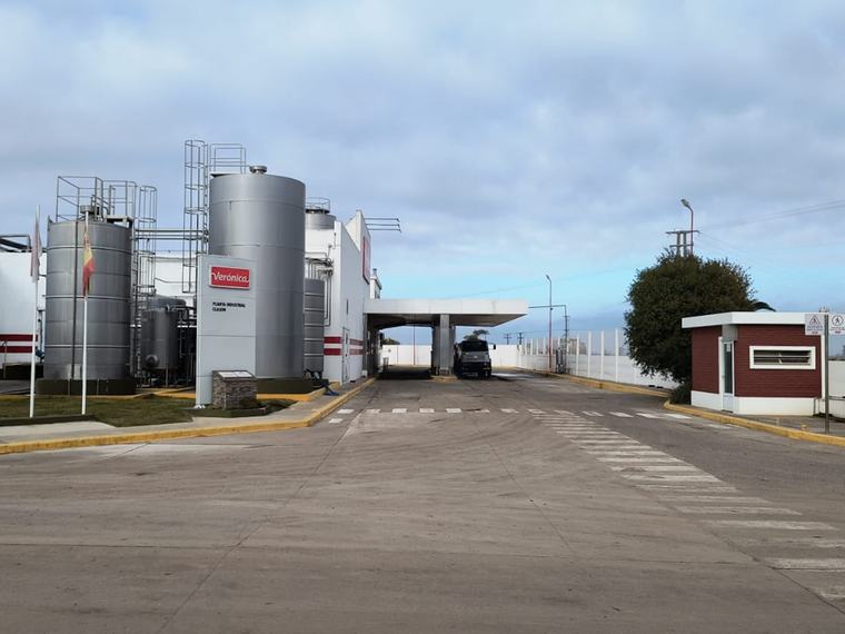 La audaz jugada de una láctea histórica para pagar sus deudas: vender dos de sus tres plantas