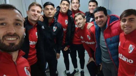 Fabricio Bustos y Matías Viña, los dos únicos "colgados" de River que siguen sin club