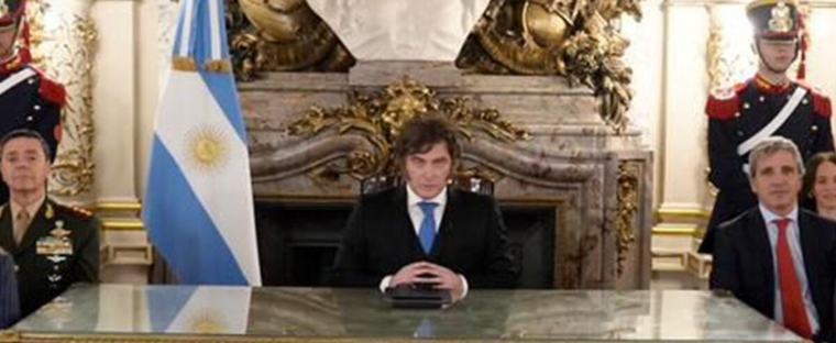 La trastienda de la cadena nacional de Milei por Malvinas: con la impronta de Santiago Caputo y la puesta de todo el Gabinete