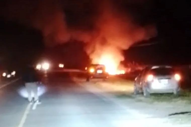 Tragedia en la ruta. Murieron un reconocido médico rural y su esposa al incendiarse su auto después de un choque mútiple Por José E. Bordón