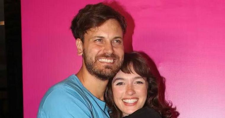 “Fue un momento”: Andrés Gil sobre los rumores de crisis con Cande Vetrano