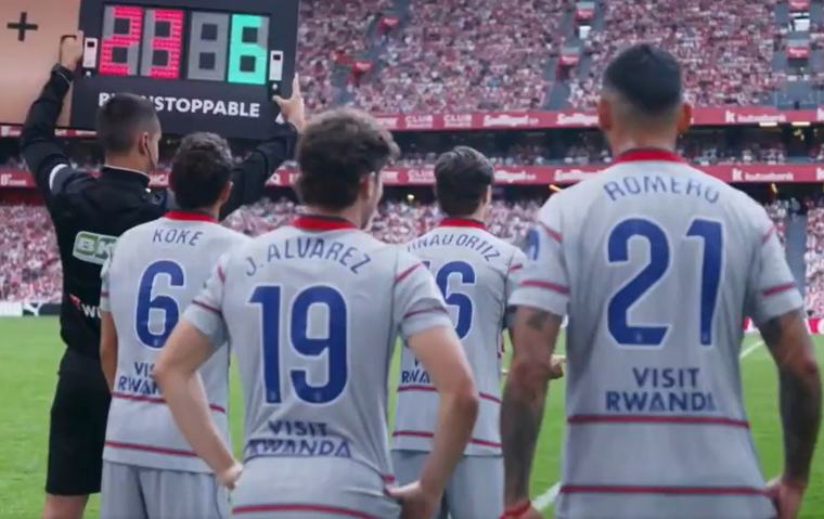 Atlético de Madrid fue goleado por Athletic Bilbao en la Liga de España, con silbidos a Julián Alvarez y el debut de Cuti Romero